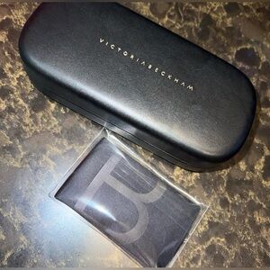 Victoria Beckham Elegant Black Glasses Case & Cloth